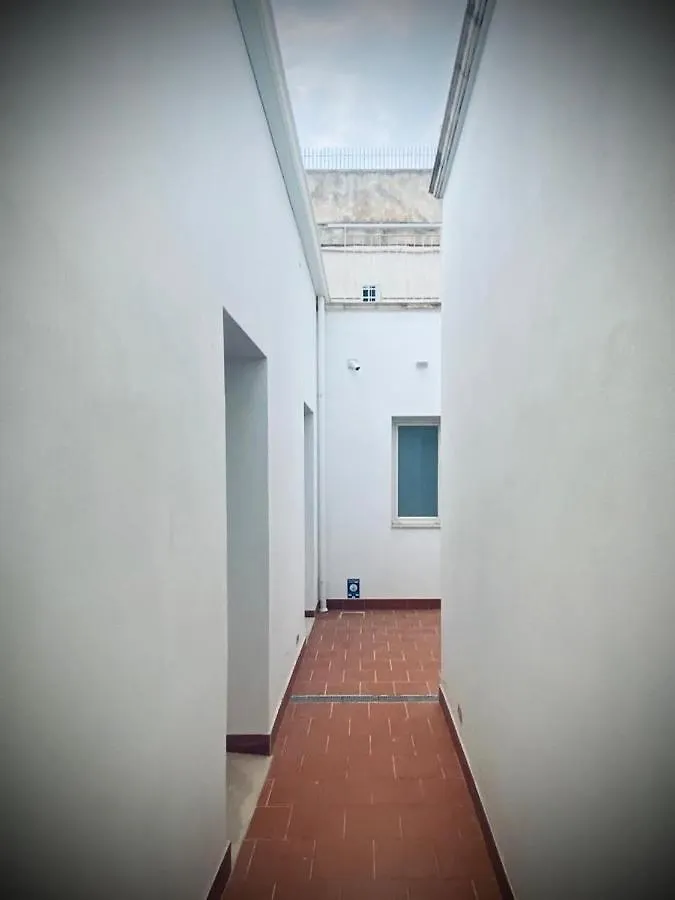 Paolanna Rooms Syracuse 0*,
